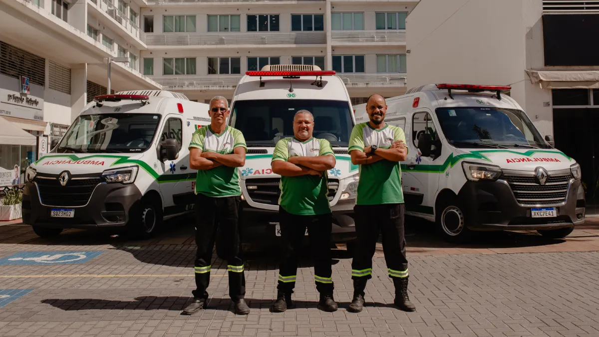 Frota de ambulâncias e equipe médica Express Remoções