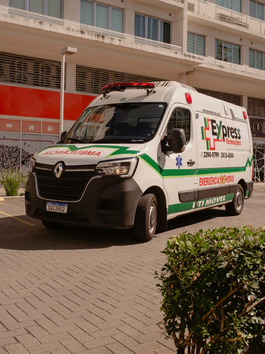 Ambulância de resgate no Rio de Janeiro 